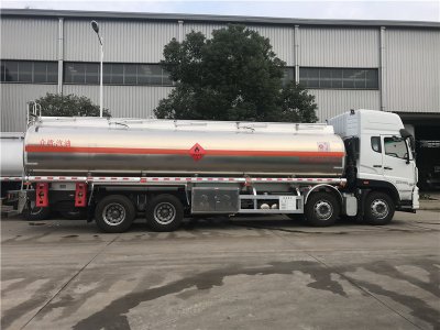 重汽斯太爾前四后八27.7方鋁合金運(yùn)油車(chē)，20.4噸鋁合金油罐車(chē)